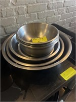 lot of assorted size stainless steel bowls