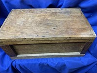Wooden Box w Hinged Lid