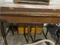 Vintage Table with 3 Leafs