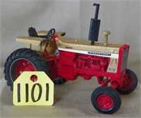 IH 1026 Gold Demonstrator 1996 Edition
