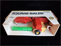 ERTL 1:16 New Holland Square Baler 1986 New In Box
