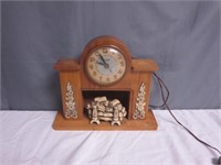 *Beautiful Vintage United Wooden Mantle Clock