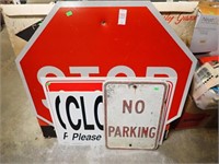 4 TRAFFIC SIGNS W/ STOP SIGN