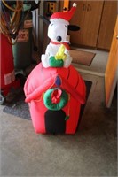 Snoopy Inflatable/Lighted Display 3ft