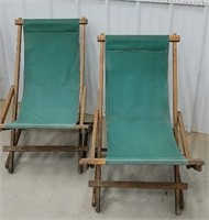 2 folding deck chairs