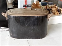 Schaffer copper wash boiler w/ tin lid