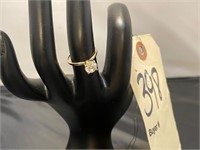 14KT GOLD RING, DIAMOND DOES NOT TEST REAL