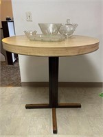 Round Kitchen Table/ Bowls