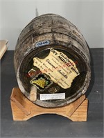 Small wine barrel on stand  (Connex 2)