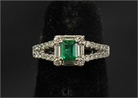 14kt DIAMOND & EMERALD HALO RING