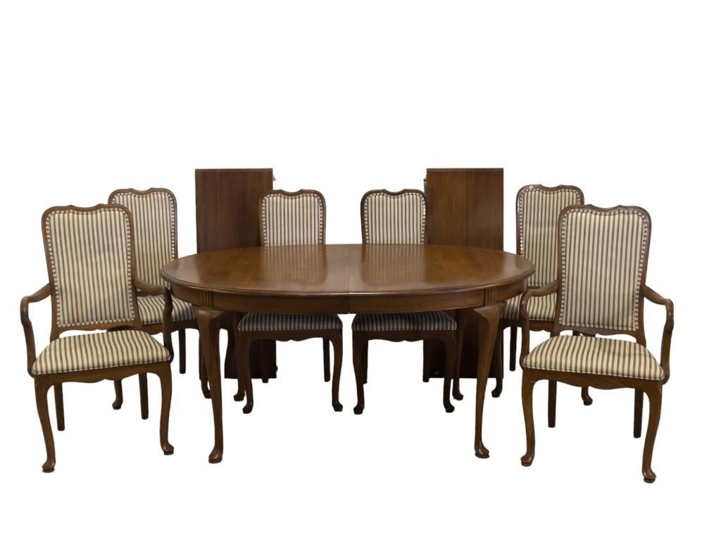 Davis Cabinet Co Dining Set w/ 6 Chairs
