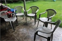 5 Patio Chairs, 1 needs attention