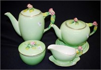 Five Royal Winton green rosebud table wares