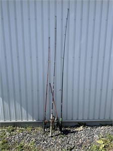 4 Fishing rods with reels