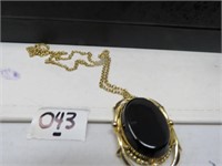 fFiNE Necklace w Black Charm