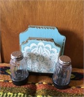 Rustic Salt and pepper shaker set