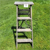 4' Wooden Step Ladder