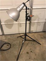 Studio light with bulb