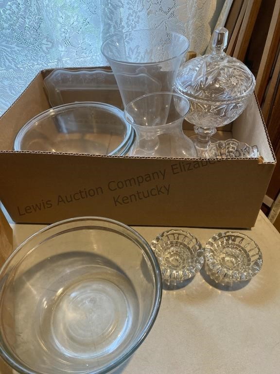 Box is f miscellaneous glassware including bowls,