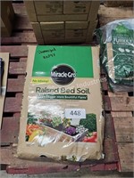 miracle gro raised garden bed soil (damaged)