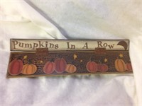 NOS-Halloween Decor wood Sign-Pumpkins in a Row-lo