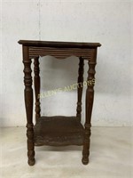 ORNATE WOODEN 2 TIER ACCENT TABLE