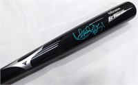 Ichiro Suzuki Autographed Black Mizuno Bat