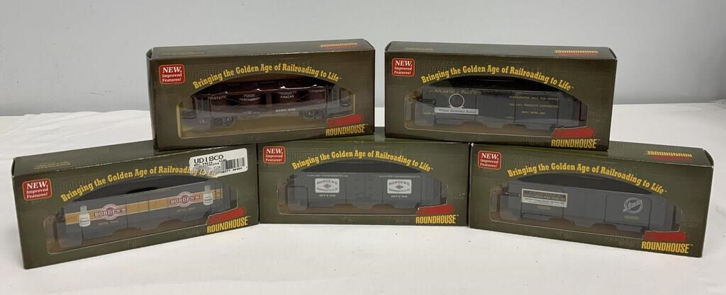 Five Roundhouse HO Scale Train Cars