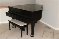 Yamaha Baby Grand Piano & Bench