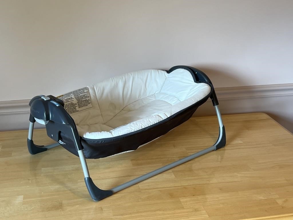 Graco Portable Baby Bassinet/Seat