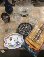 Lot of kitchen and decor items