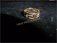 14k Gold Lady's Cut Band Accent Ring