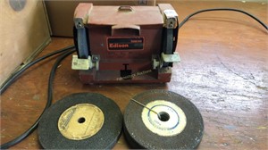 Edison dual wheel  bench grinder runs