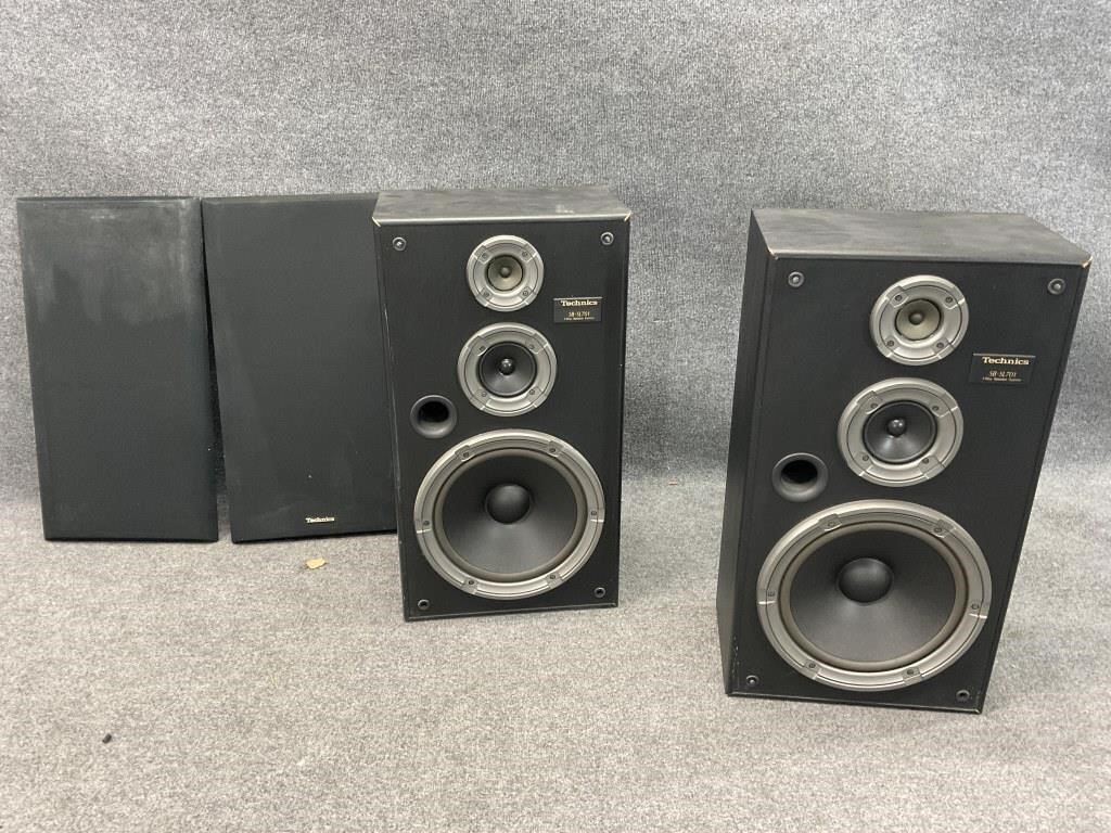 2 Technics 3-Way Speakers Model SB-SL701