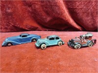 (3)Antique cast iron toy cars & fire pump truck.
