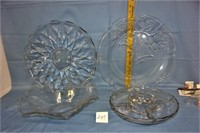 4 pcs. pressed glass (plates/bowls)