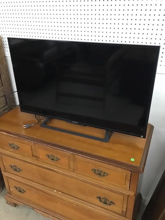 Sony 40” flat screen tv. Works good