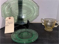 ATQ GREEN DEPRESSION GLASS VASELINE GLASS PLATES