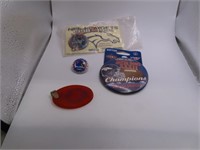 (5) vintage BRONCOS Buttons & Collectibles