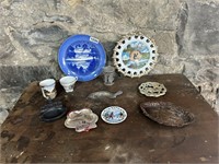 VTG. PLATES, CRUMB CATCHER, ASH TRAYS ETC.