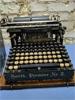 Cerca 1904 "The Smith Premier No.2" 
Typewriter