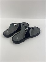 Size 9 Unisex Flip-Flops