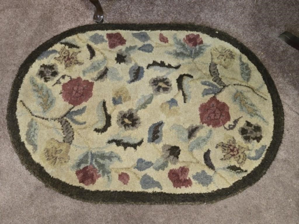 Small Oval Floral Rug 42 x 30