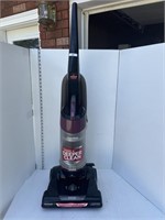 Bissell vacuum - in good working order, clean