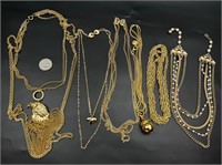 Vintage gold tone necklaces lot