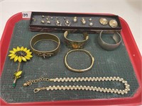 TRAY LOT WEISS FLOWER PIN, BRACELETS, EARRINGS