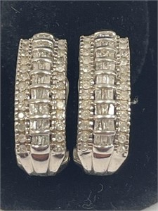 LADIE'S 10KT WHITE GOLD EARRINGS WITH DIAMONDS