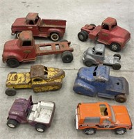 Box lot of vintage toy trucks - Tonka toys *rough