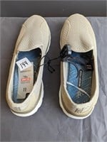 Danskin now shoes size 11