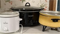 2 crock pots and an electric skillet